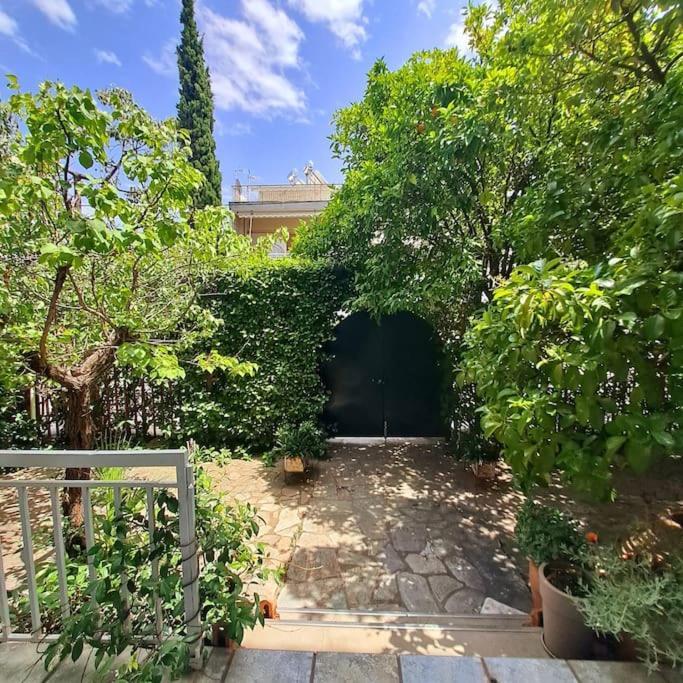 20' From The Airport,20' From The Center Of Athensアパートメント エクステリア 写真